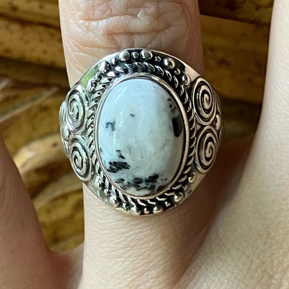Natural White Buffalo Sterling Silver Ring - Picture 1 of 9